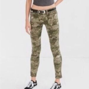 BDG Camo Ankle Skinny Jeans size 27